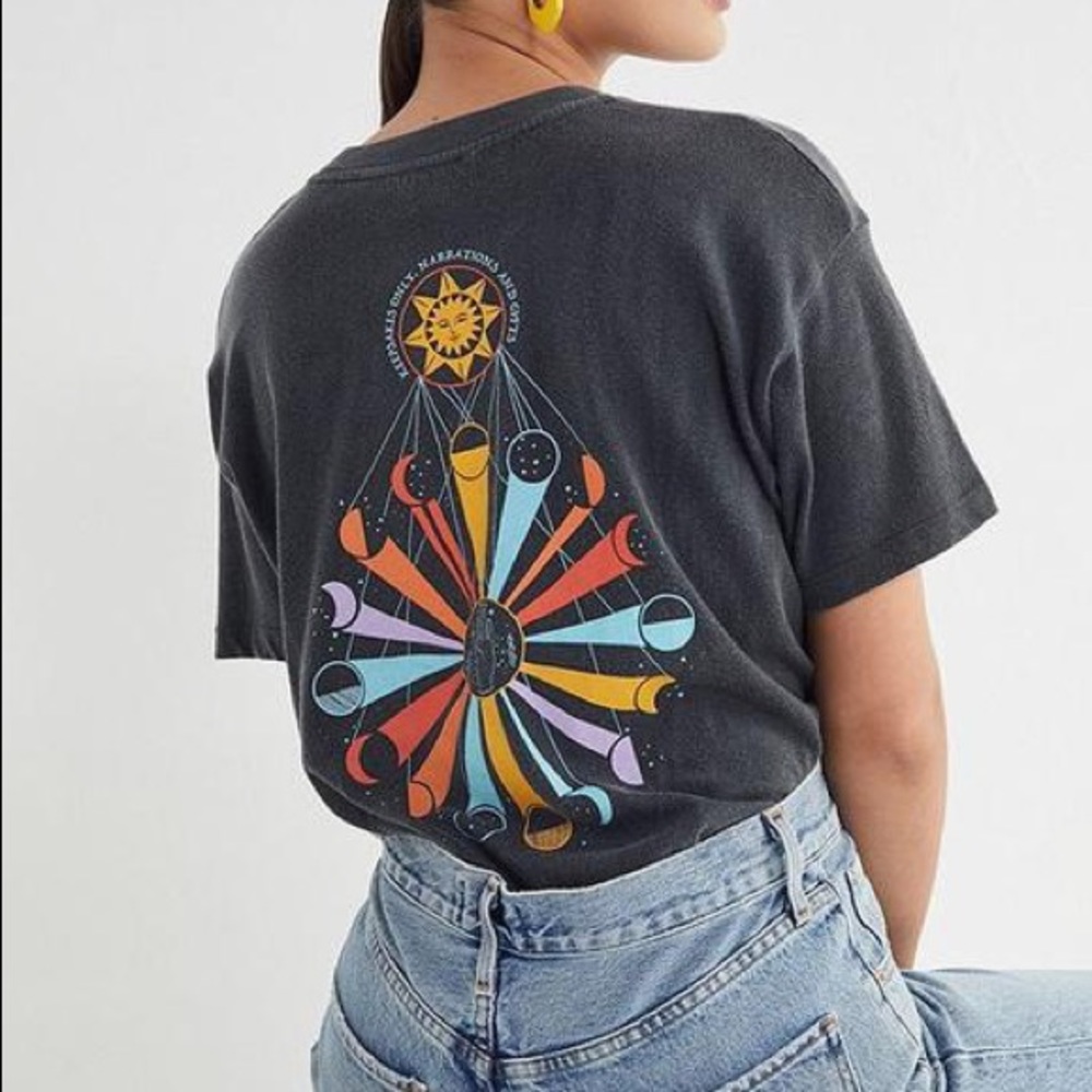 UO Keepsake Moon Tee 🌝